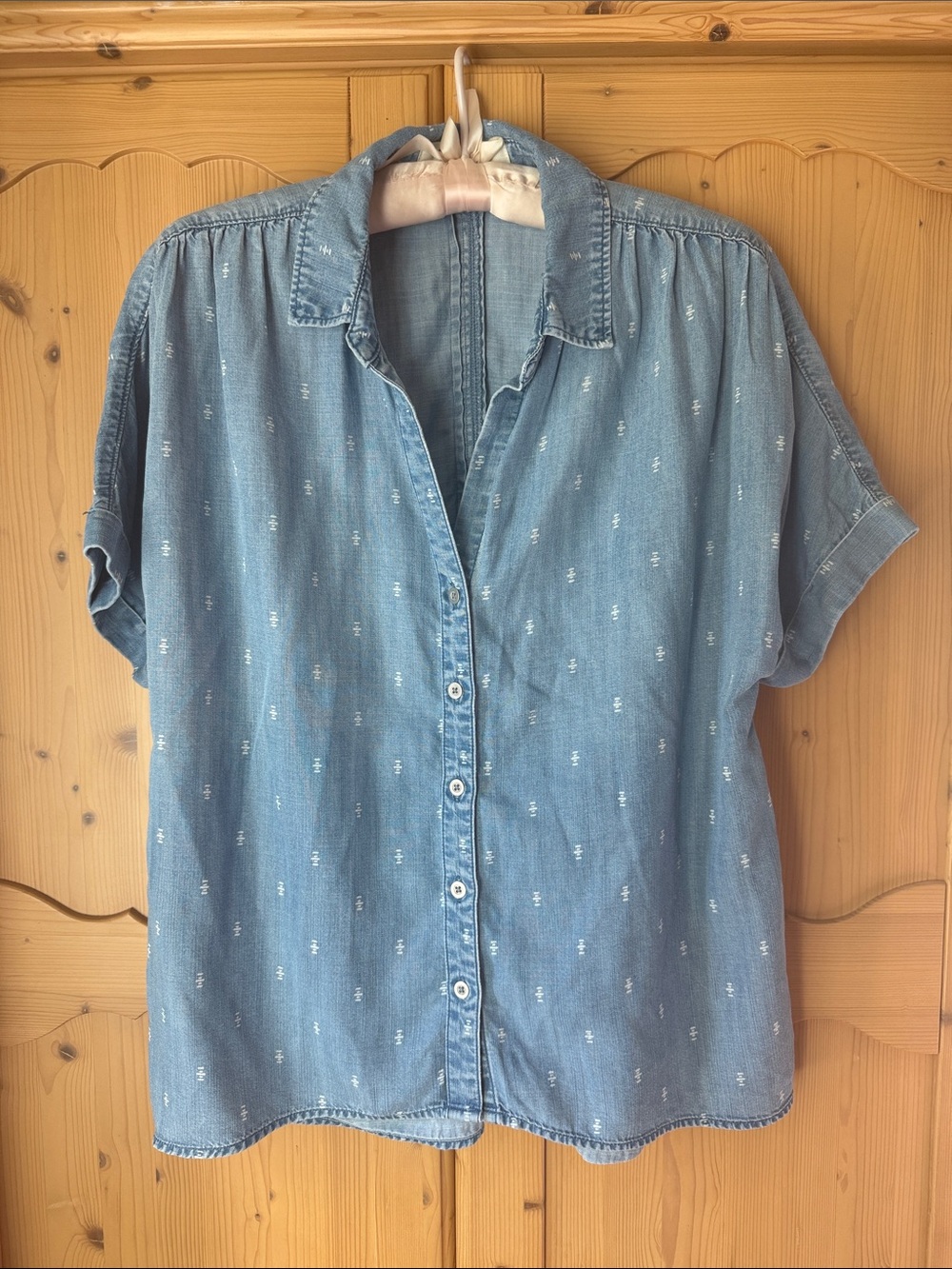 cloth & stone Light Blue Chambray Button-Up Blouse